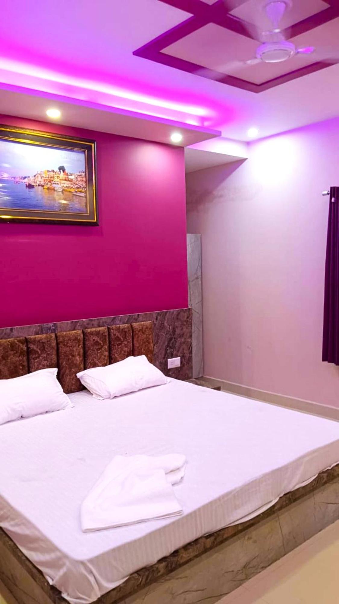 Hotel Kashi Inn Raj Ghat Varanasi Esterno foto