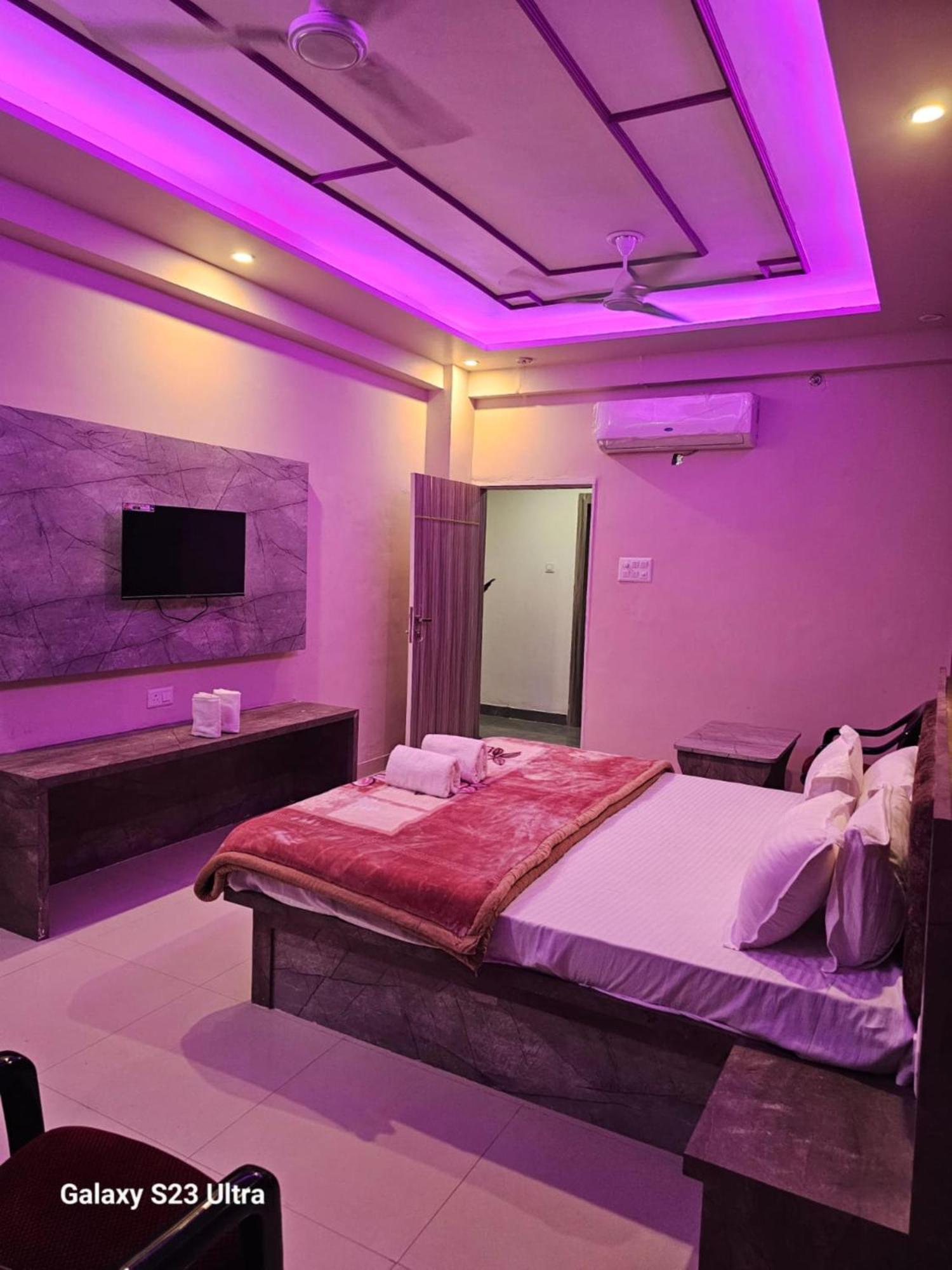 Hotel Kashi Inn Raj Ghat Varanasi Esterno foto