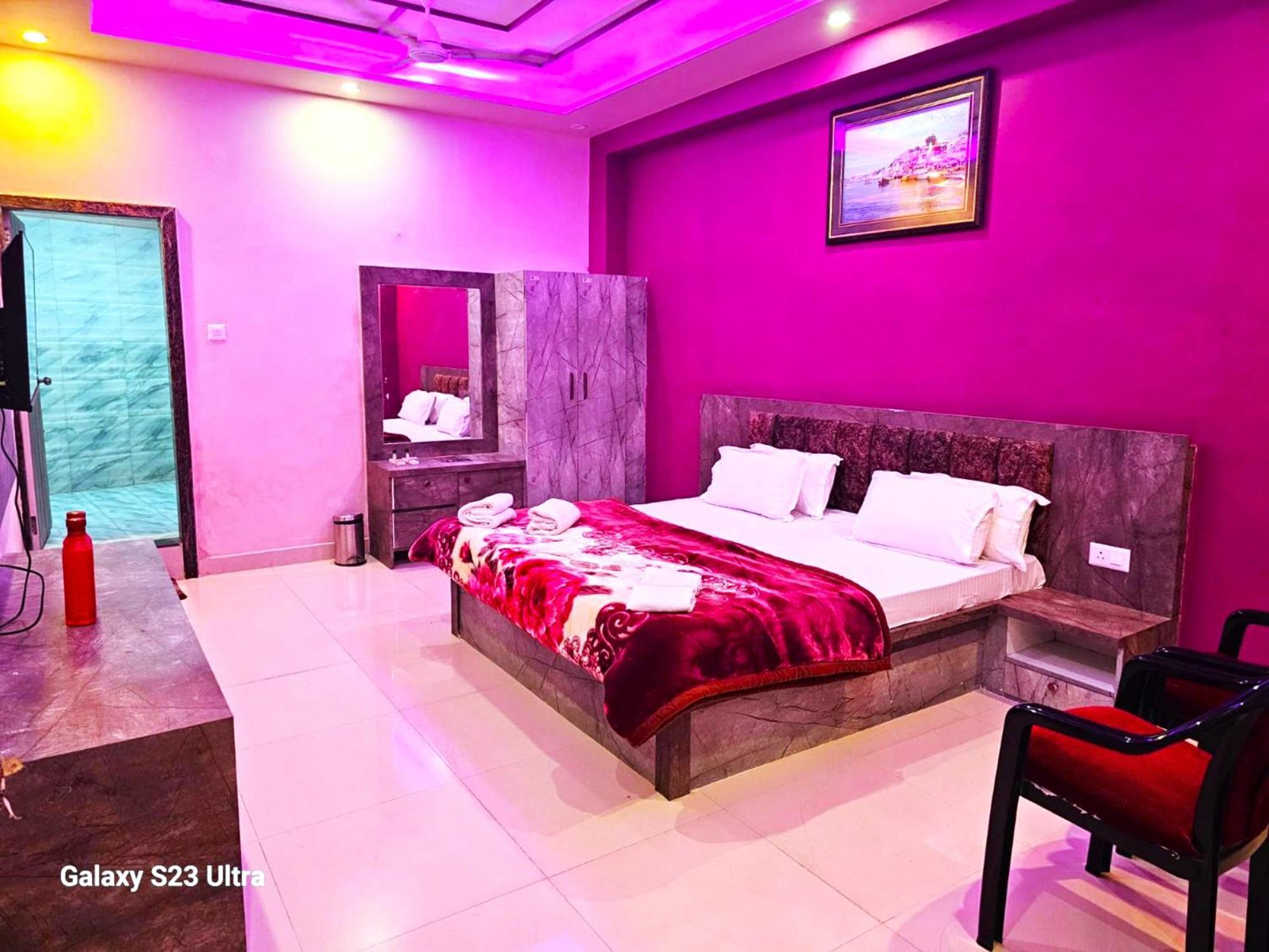 Hotel Kashi Inn Raj Ghat Varanasi Esterno foto