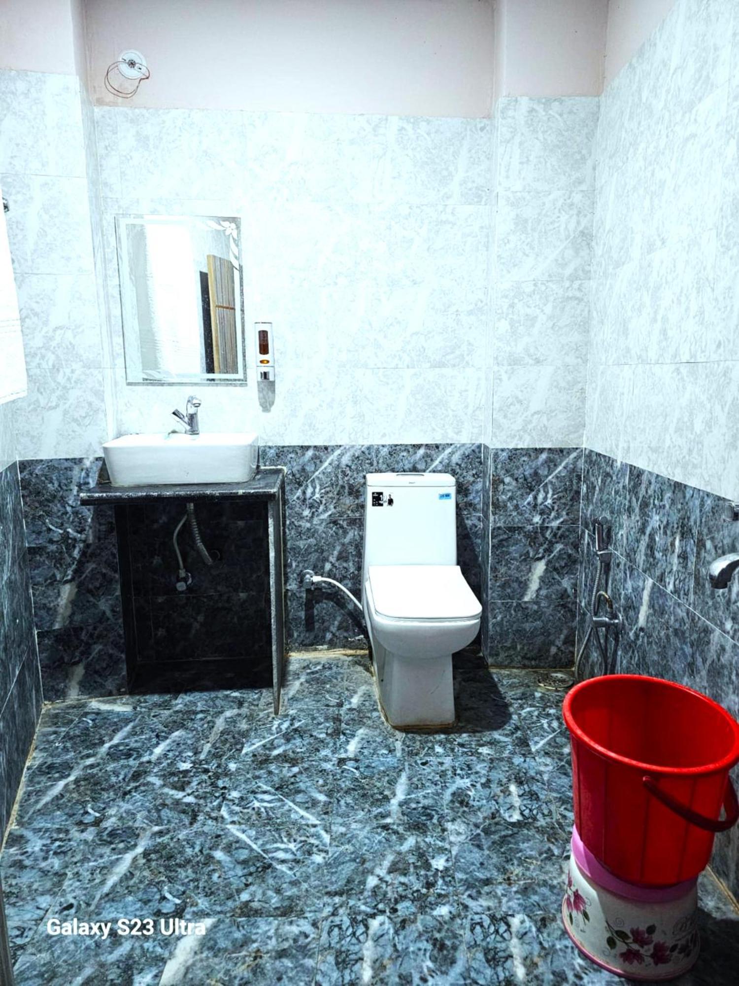 Hotel Kashi Inn Raj Ghat Varanasi Esterno foto
